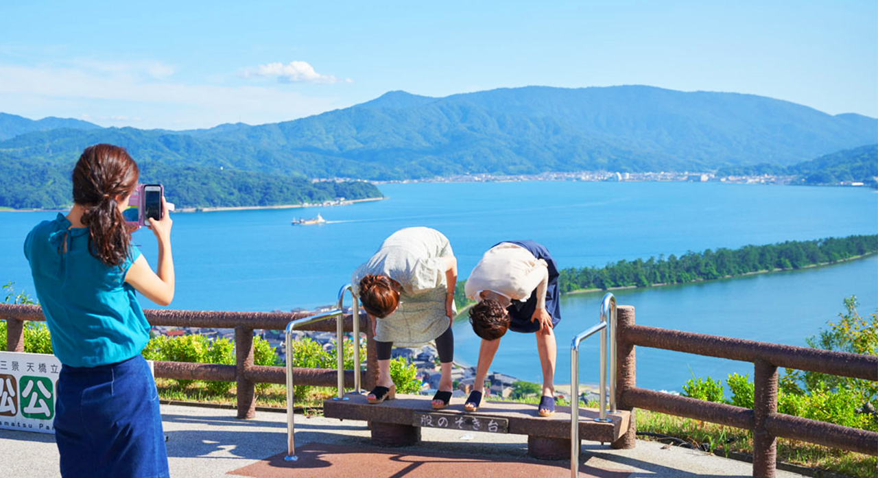 [Secret Place in Kyoto] Amanohashidate Spectacular View + Ine Funaya Fishing Port + Funaya Day + Miyama Gassho Village Thatched House Tour (Depart from Osaka)
