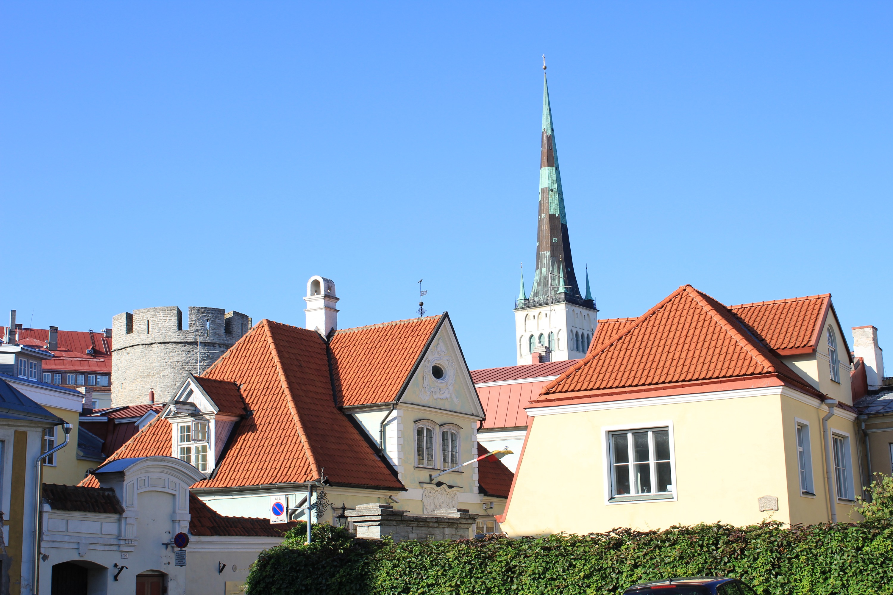 Medieval Old Town Walking Tour in Tallinn