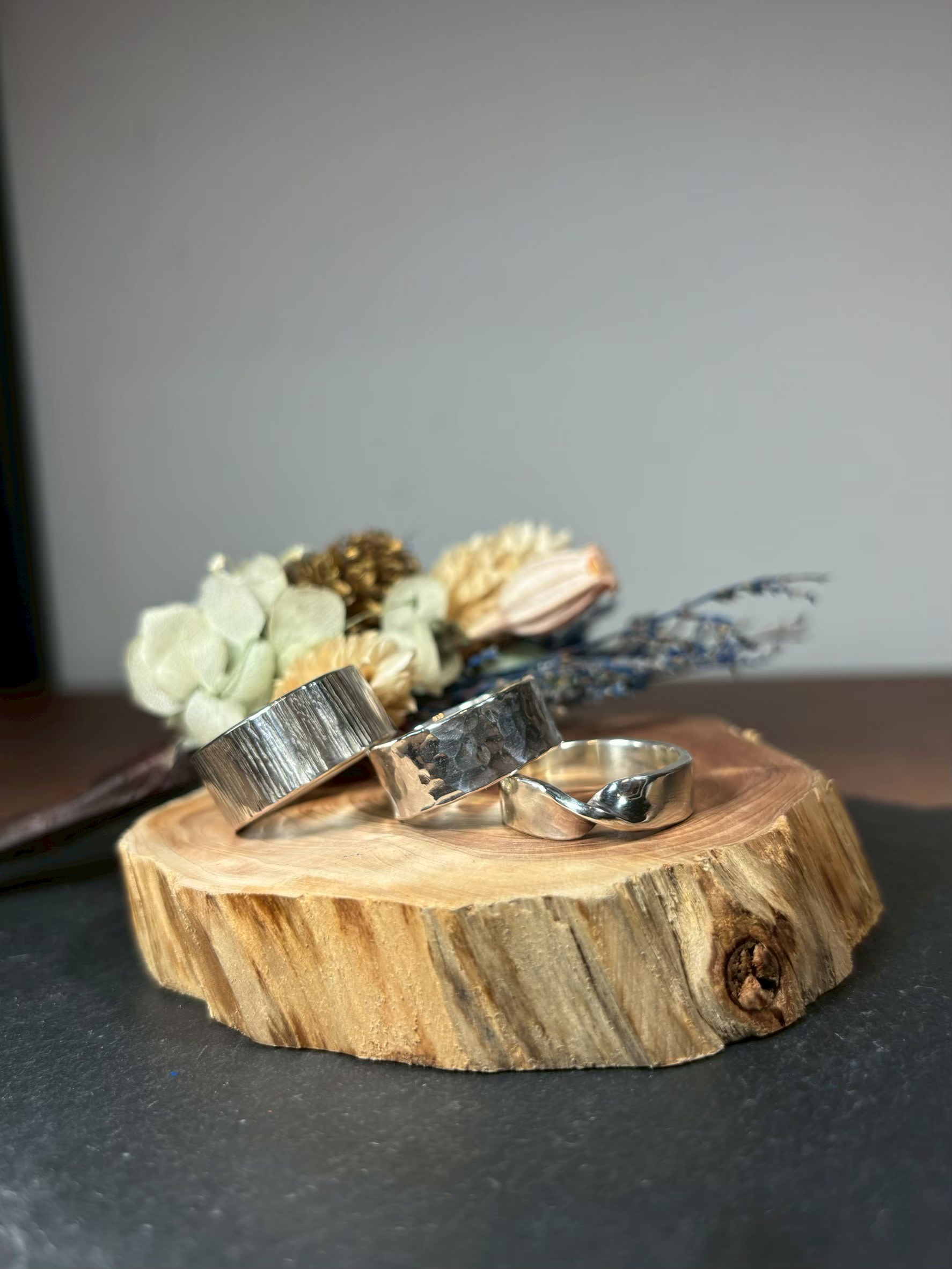 Тайбэй, Дадаочэн: Ручное кольцо из стерлингового серебра с металлической работой 