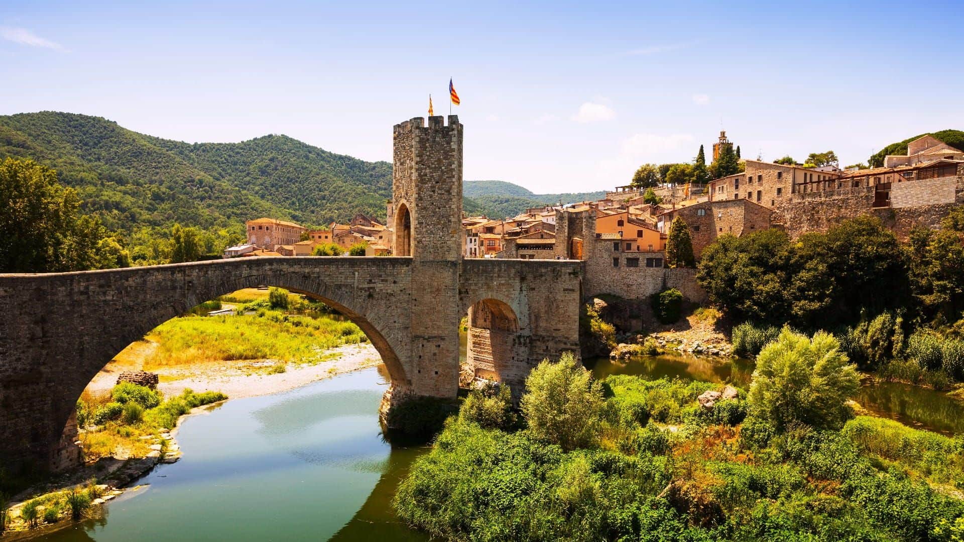 Besalu, Vic and medieval towns tour from Barcelona
