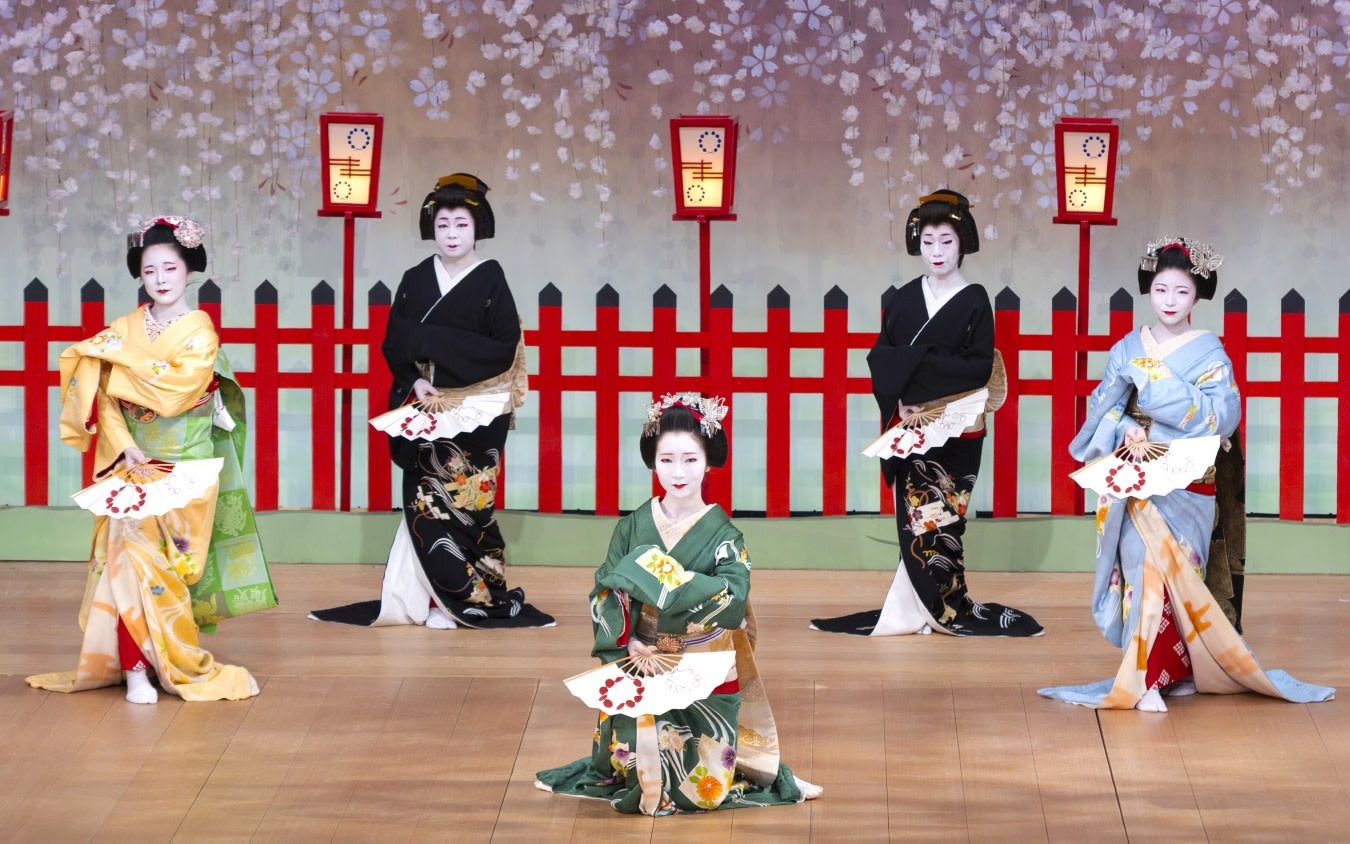 Kyoto Kamishichiken & Kinkakuji Temple Cultural Experience with Maiko Dance