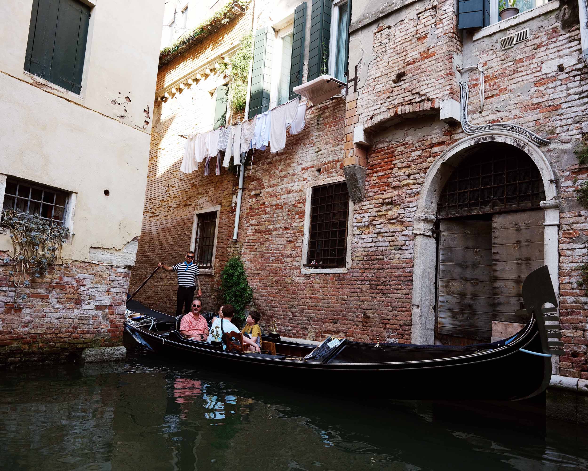Grand canal gondola ride experience in Venice 