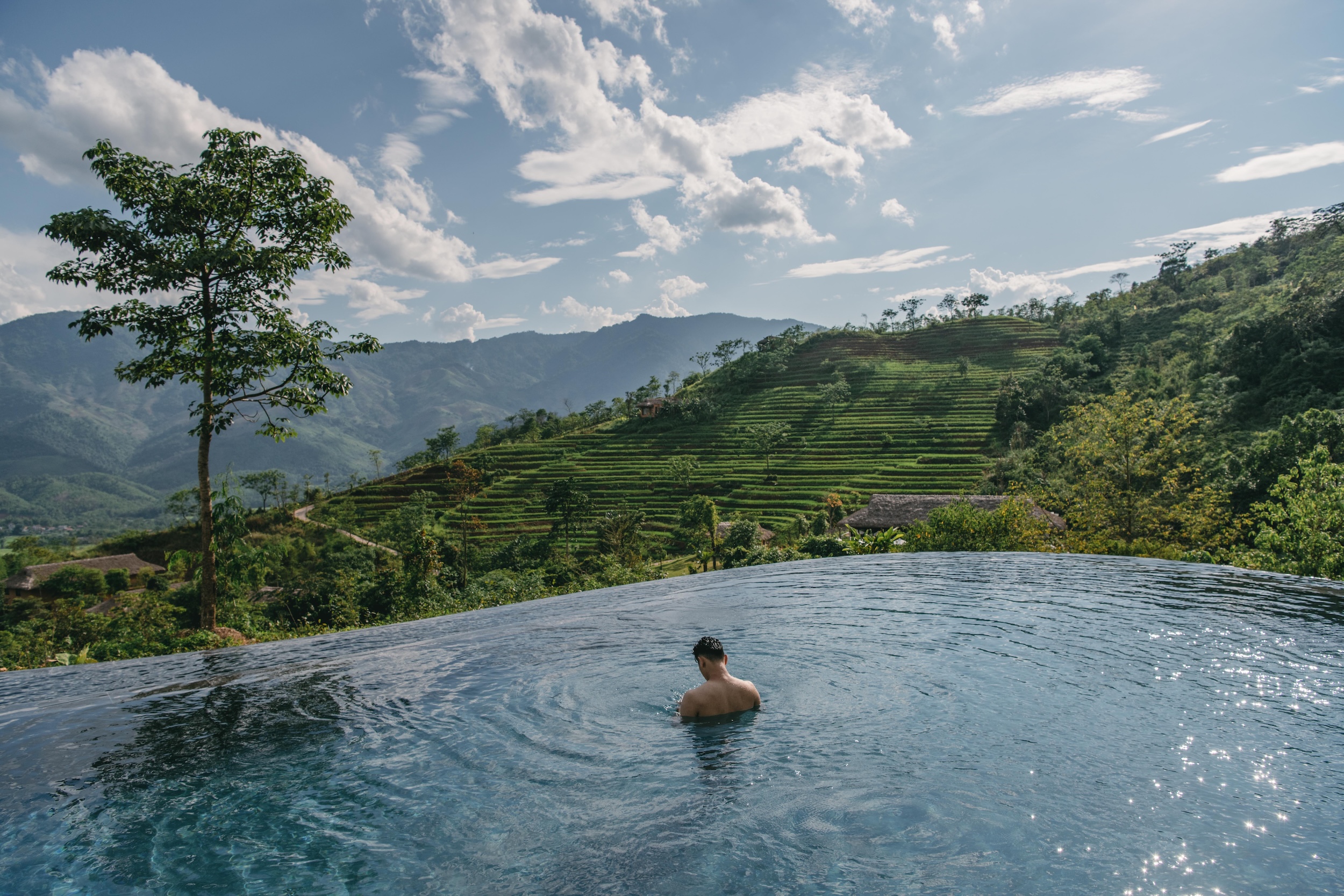 Cloud Pool Bar
