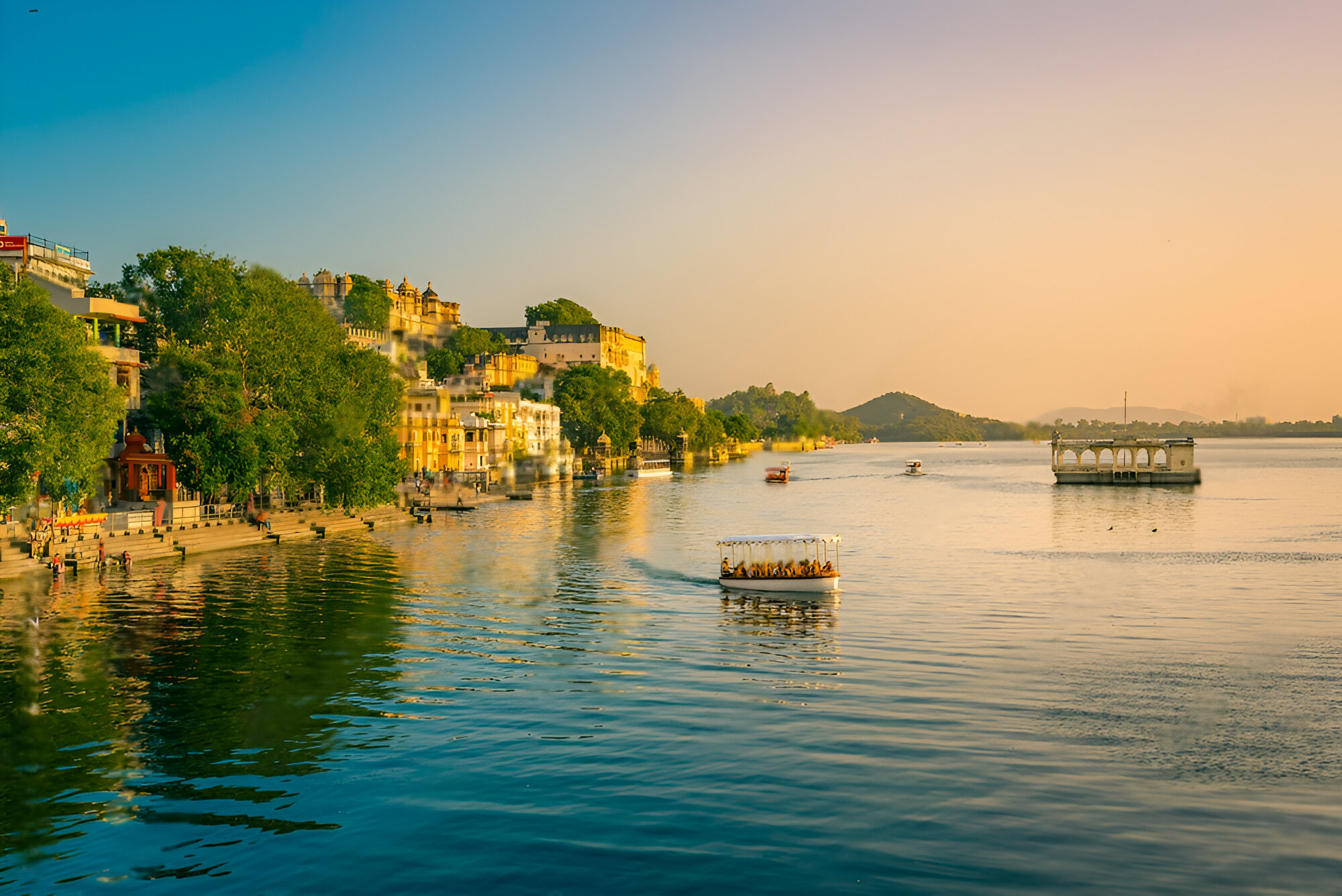Experience the Best of Udaipur: Guided Full Day Sightseeing in Car