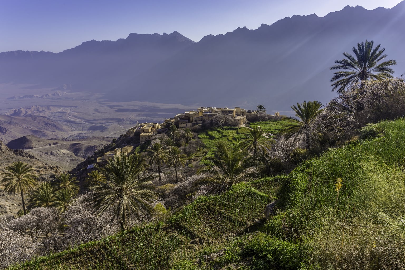 Wadi Bani Khaled峡谷 & 沃希拜沙漠吉普车越野之旅（马斯喀特出发）