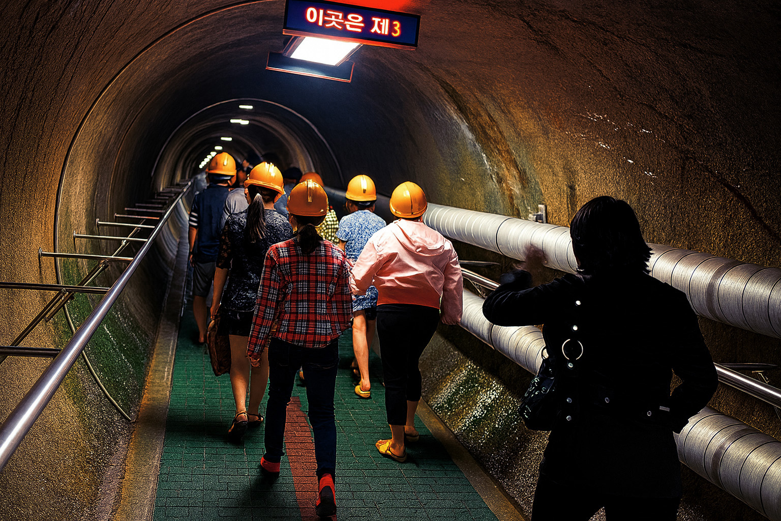 深入第三地道，近距離了解韓國的軍事歷史與緊張局勢。