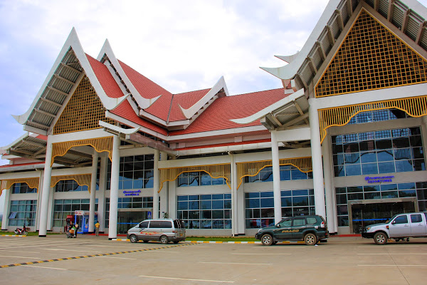龍坡邦國際機場（LPQ）往龍坡邦私人機場接送