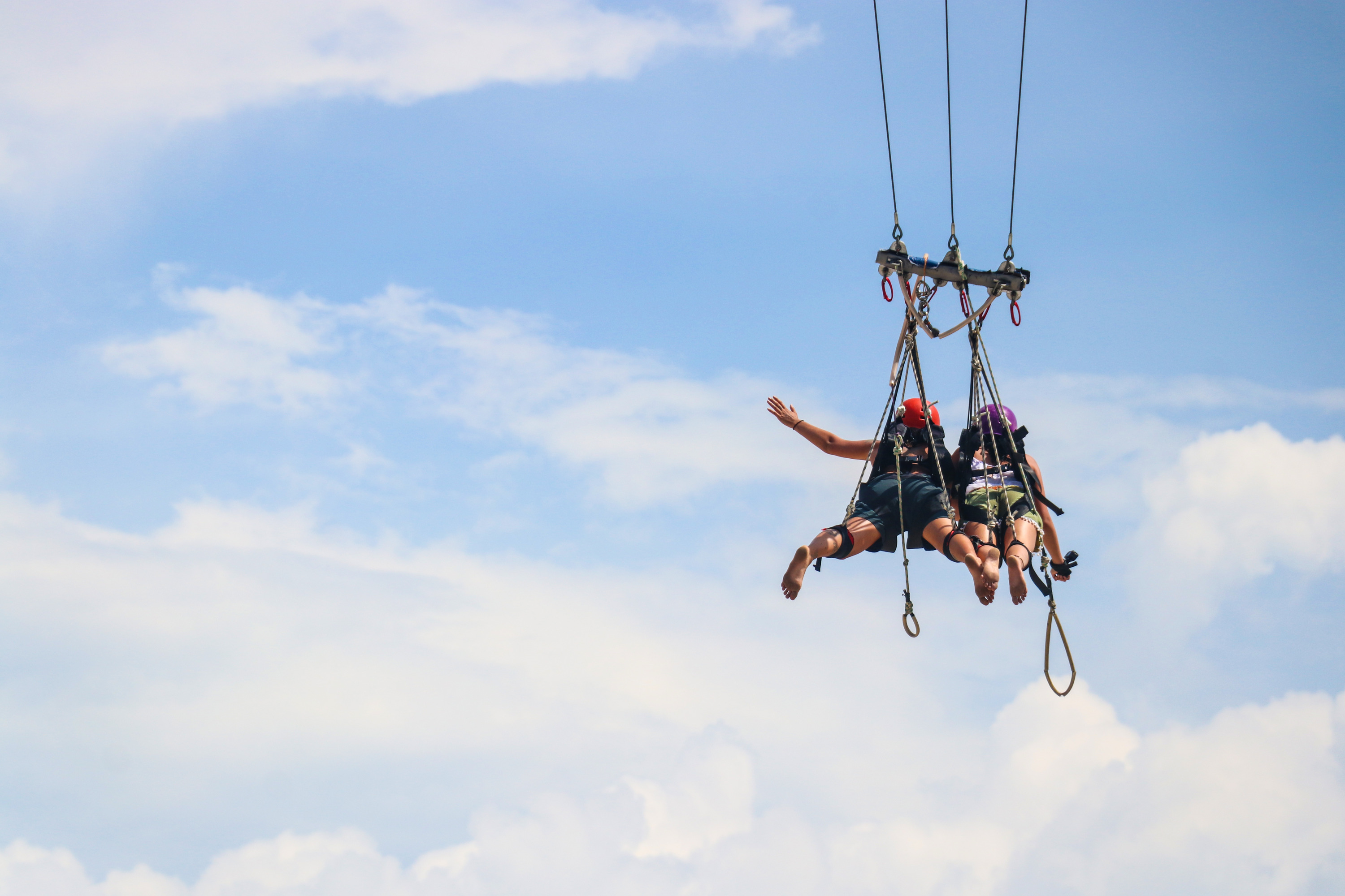 Fly through the air above the beautiful Sentosa beach at up to 120km/h!