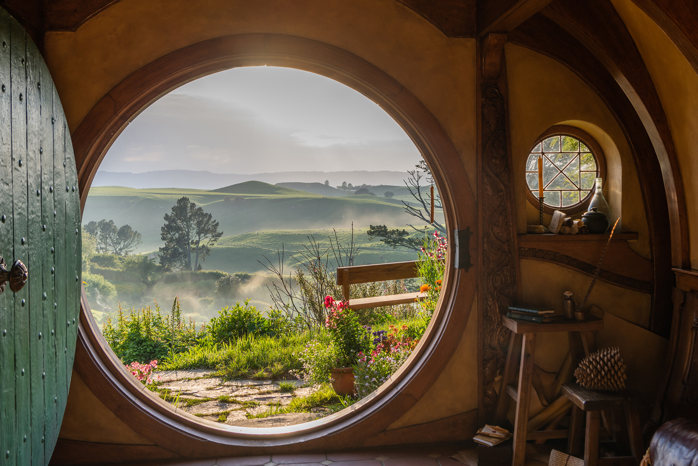 Hobbiton Movie Set & Waitomo Caves Small Group Tour From Auckland
