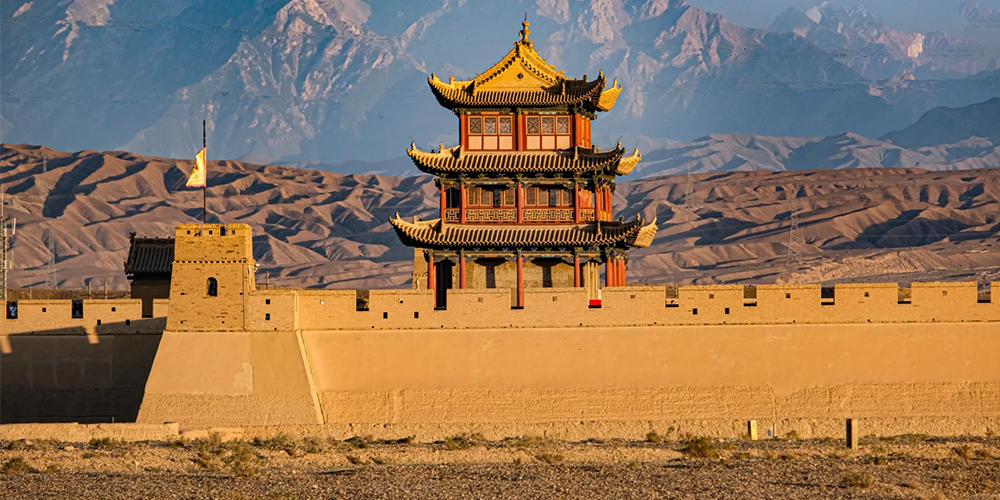 ✅ 邊塞雄關沉浸式體驗
登臨天下第一雄關嘉峪關,漫步明代長城西起點,遠眺茫茫戈壁與祁連山脈,感受古絲綢之路要塞的雄渾氣勢與邊塞滄桑。 ✅ 邊塞雄關沉浸式體驗
登臨天下第一雄關嘉峪關,漫步明代長城西起點,遠眺茫茫戈壁與祁連山脈,感受古絲綢之路要塞的雄渾氣勢與邊塞滄桑。