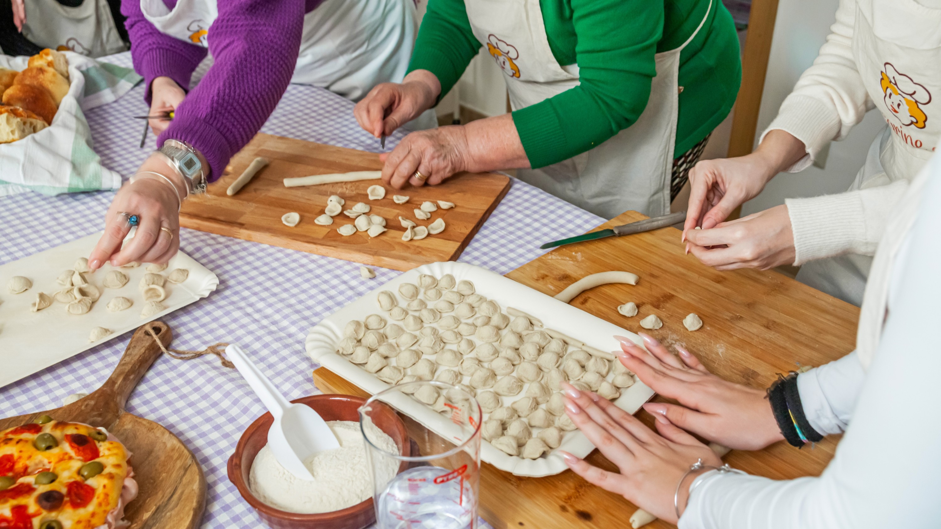Pasta and tiramisu class in Bari 
