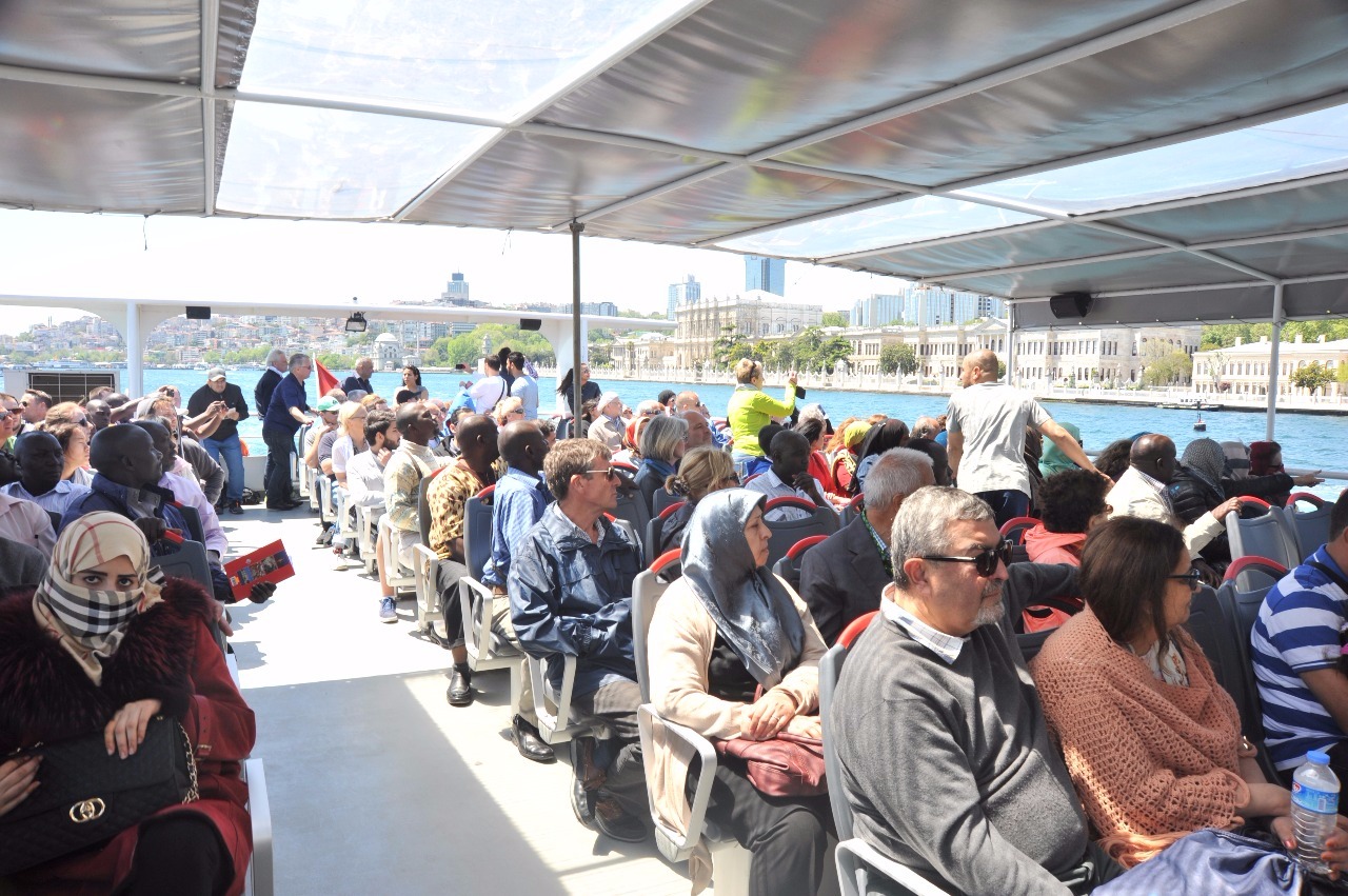 Istanbul Bosphorus Boat Cruise Tour MORNİNG or SUNSET )