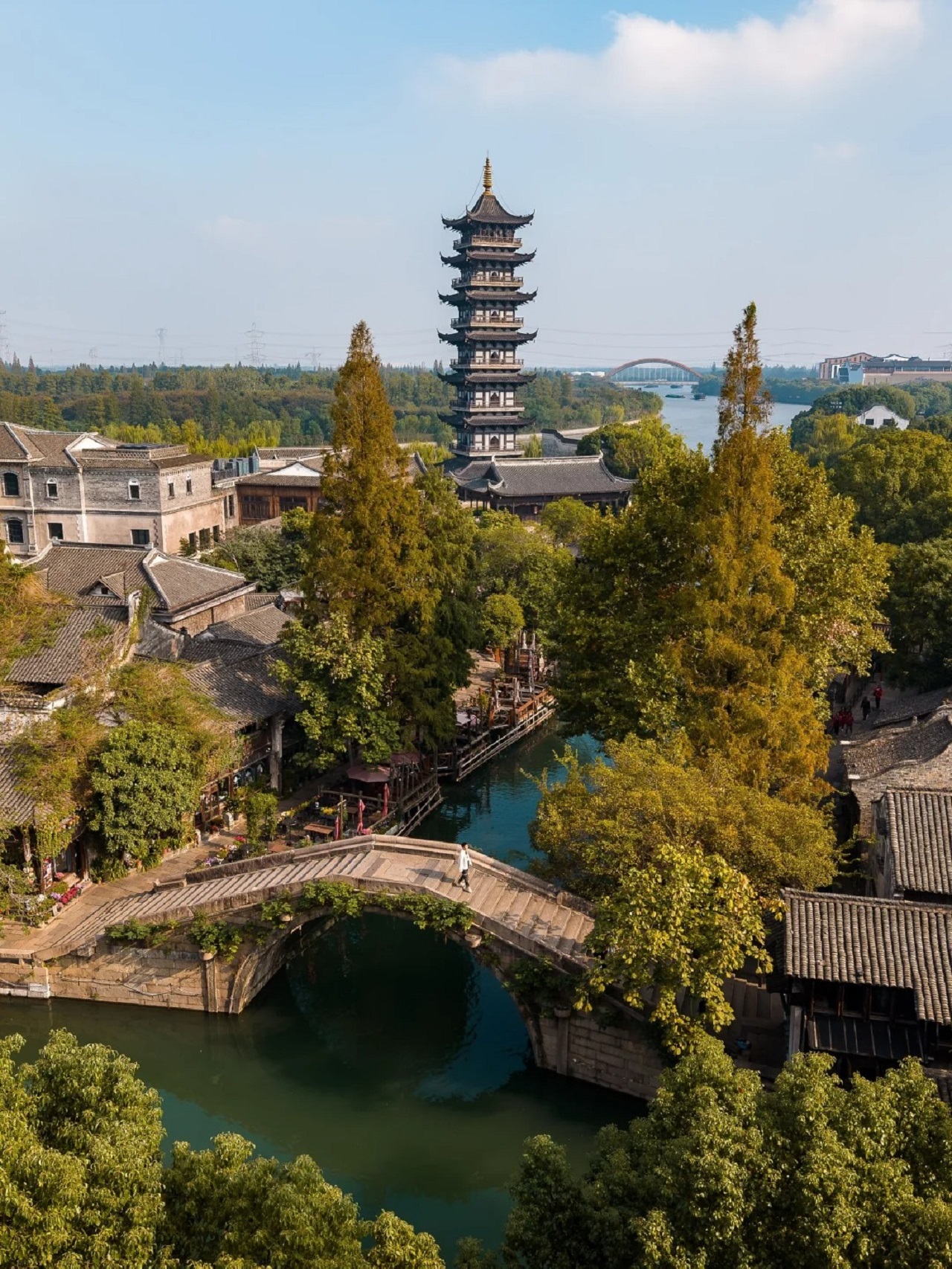 【蘇州往返】烏鎮高端私家團1日遊（欣賞中國經典5A雙江南水鄉+古橋水巷自然風韻+迷人風情文化古鎮+遠離城市喧囂+專業講解歷史文化）