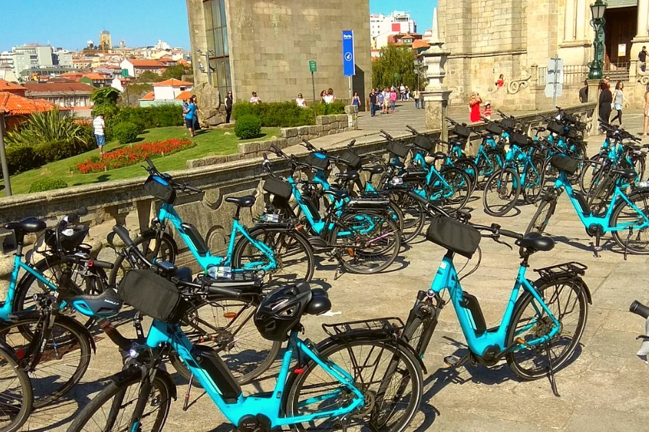 Porto Old Town and Riverside Bike Tour