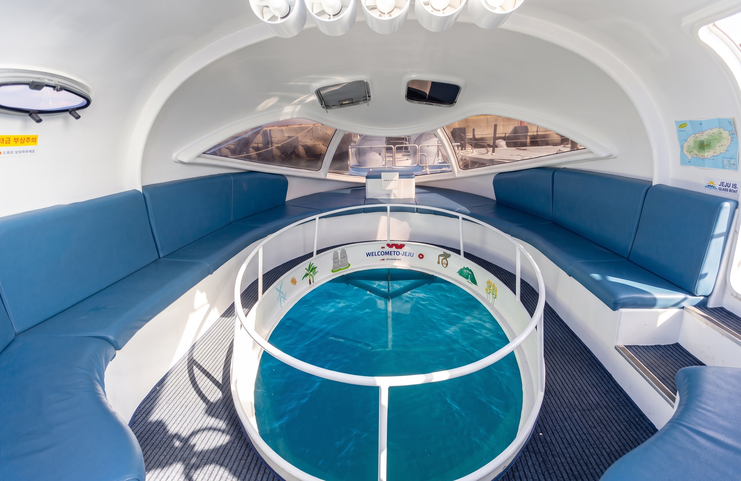 Jeju Island Seogwipo Transparent Glass-Bottom Speedboat Sightseeing and Breathtaking Ocean Views