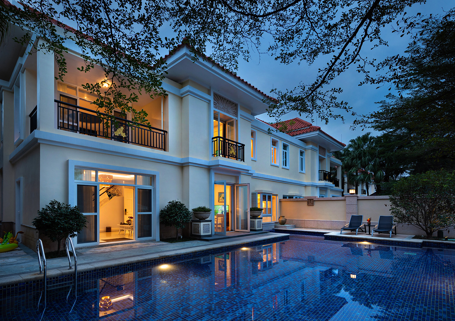 Two-bedroom, one-living room - Lakeside Pool Villa