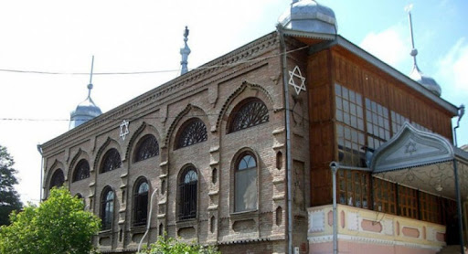 Baku : Guba , Shahdag resort and Candy Cane mountain tour 