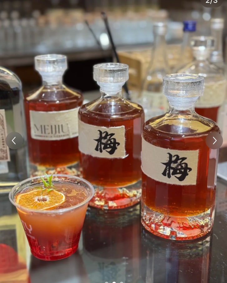 Tipsy Tour: Chengdu Authentic Food and Wine Night Tour