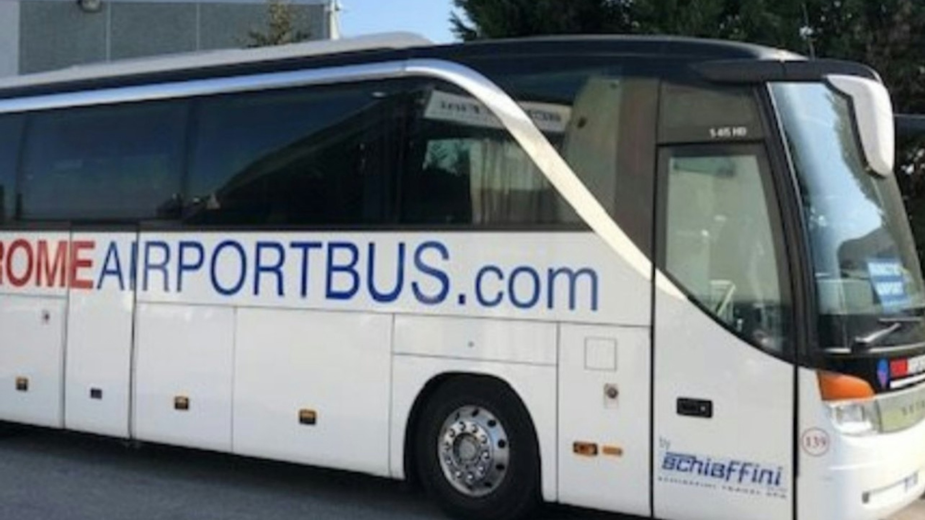 菲烏米奇諾機場 (Fiumicino Airport) 至羅馬 (Rome) 的斯基亞菲尼旅遊 (Schiaffini Travel) 巴士