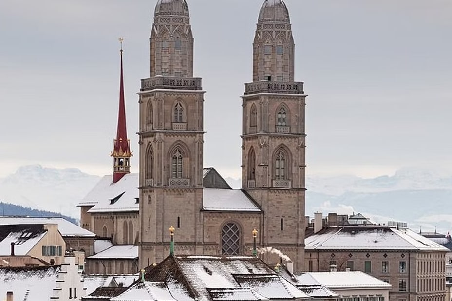 Zurich Private Tour with Lindt Factory, Cruise and Cog-Wheel