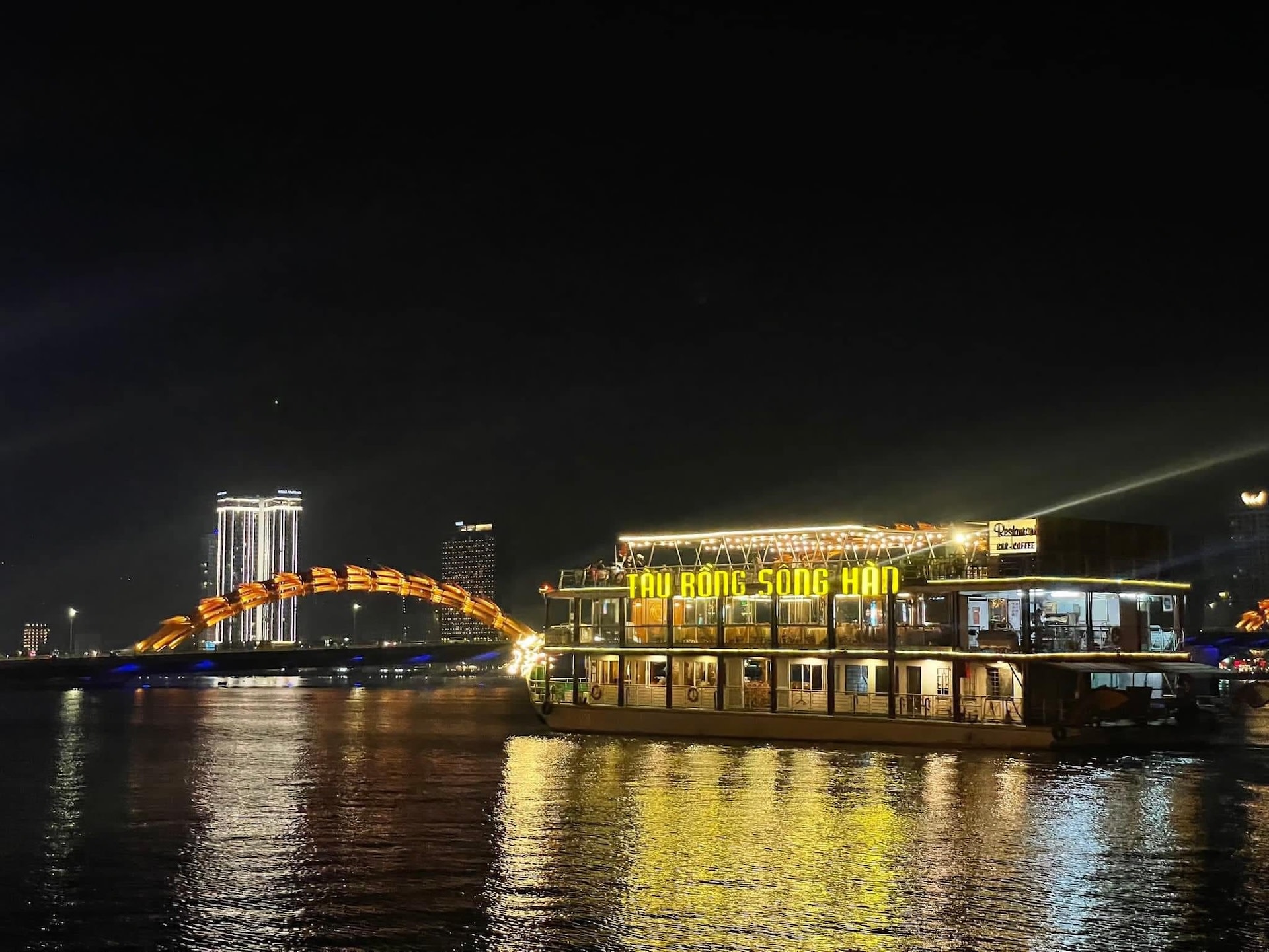 Han River Night Cruises By Tau Rong Song Han