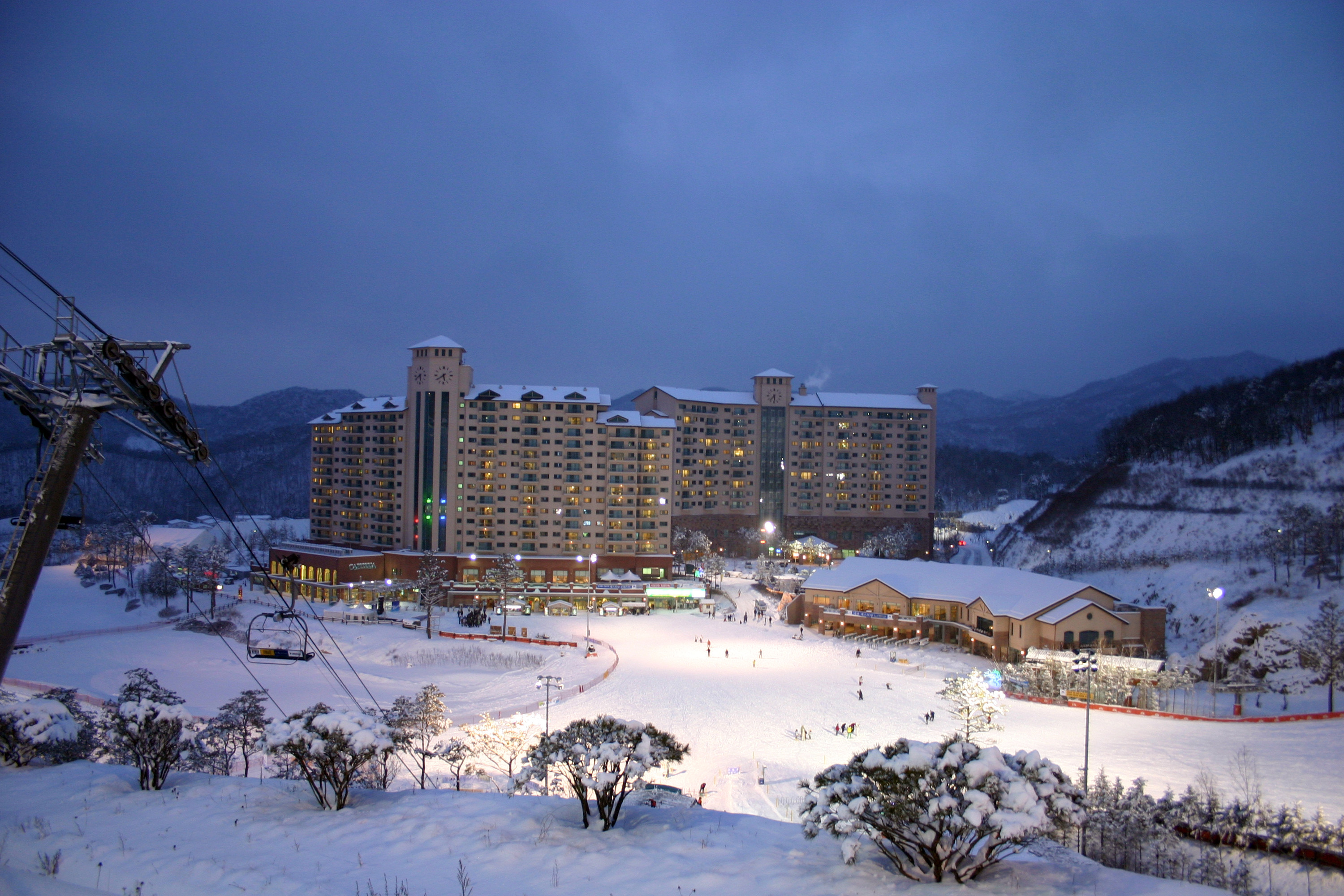 [Early Bird Promotion] Oak Valley Resort Ski Day Trip with Ski School