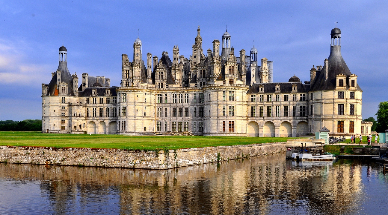 [SALE] Blois, Cheverny, and Chambord Castle Tour in Loire Valley with
