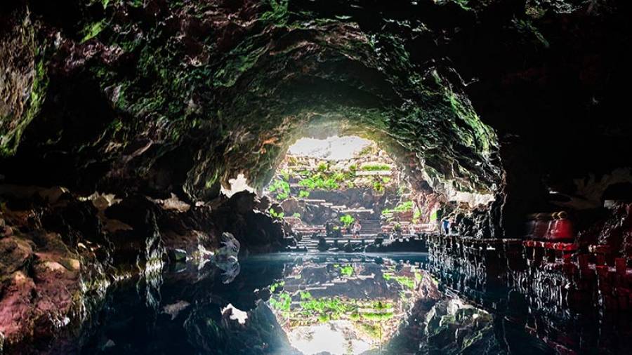 Timanfaya, Jameos del Agua & Los Verdes Cave highlights tour 