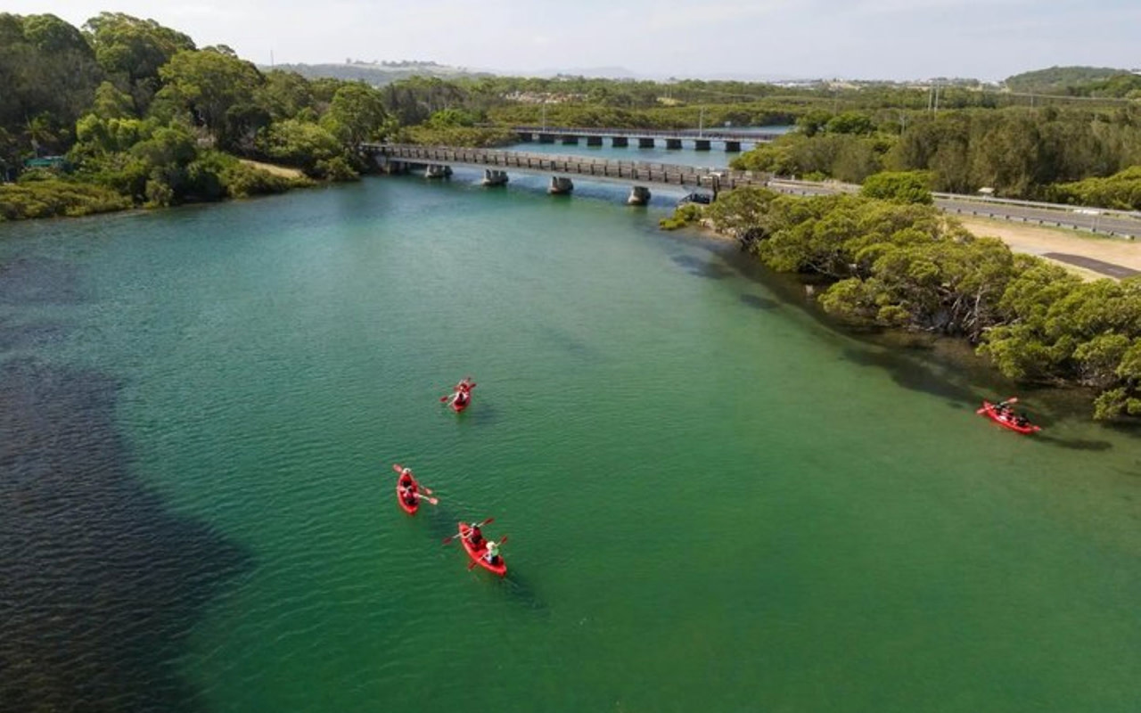 Cultural Canoeing Experience in Shellharbour