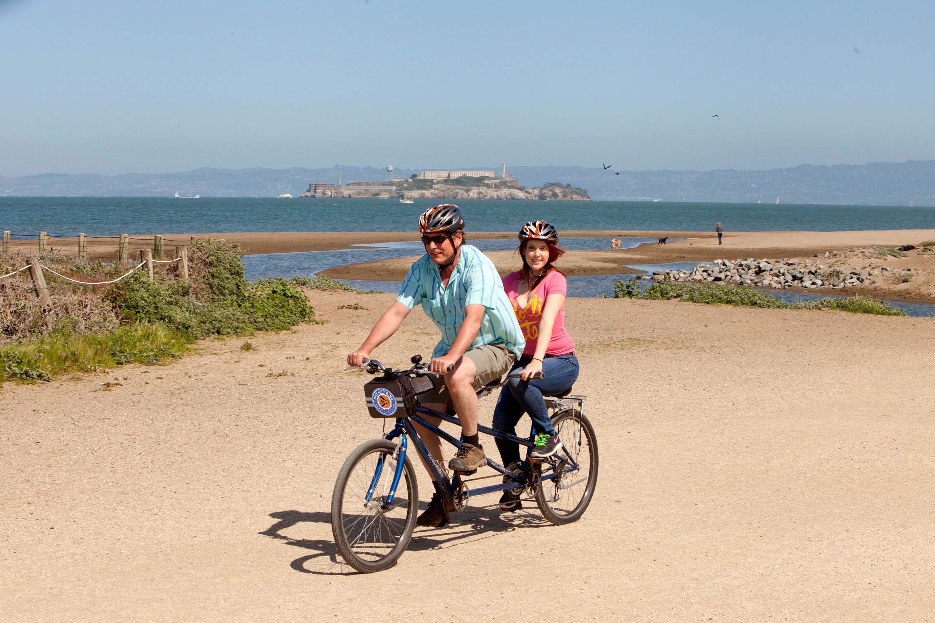 惡魔島之旅和舊金山街頭電動自行車之旅