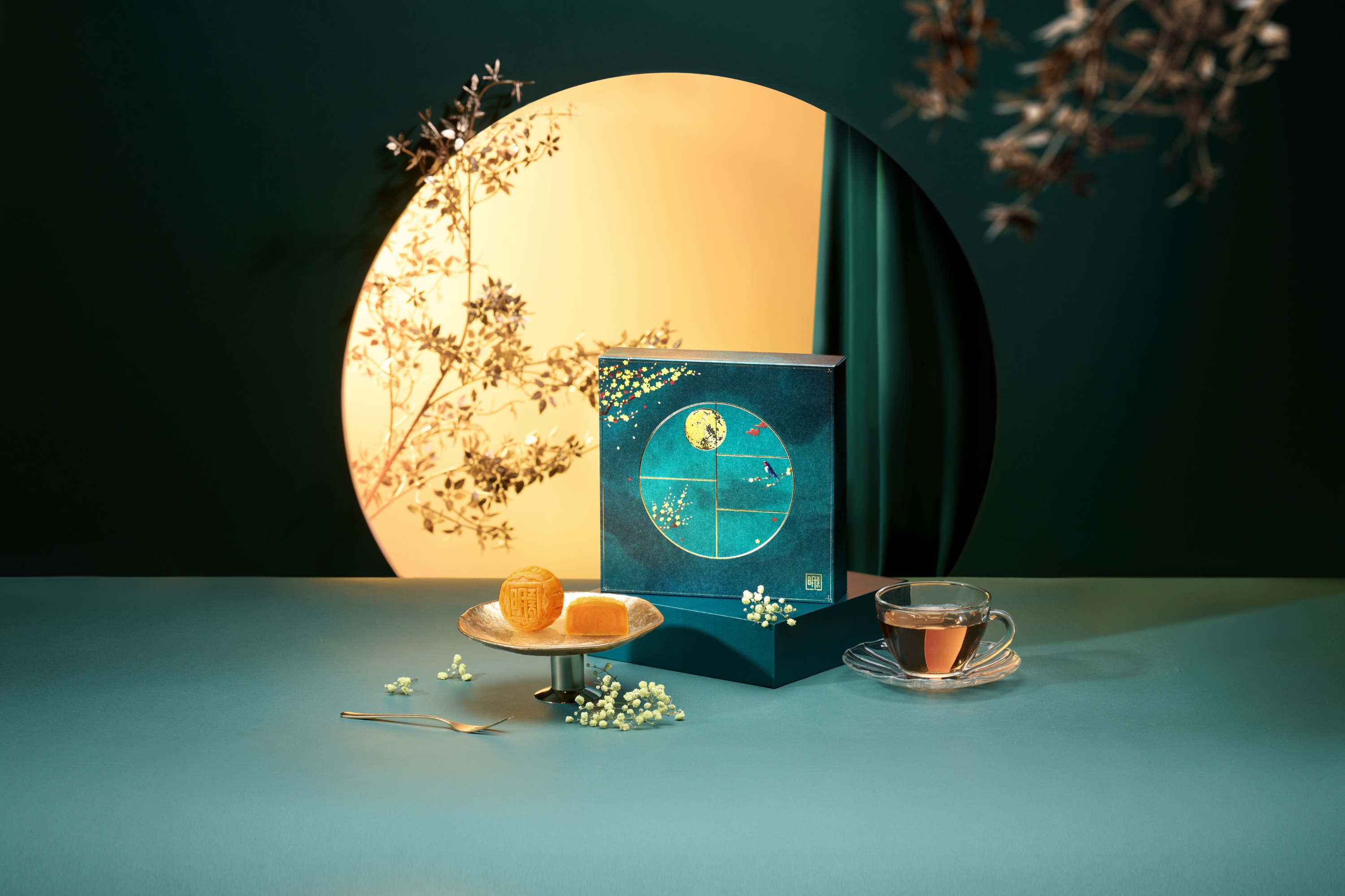 明阁米芝莲星级粤菜食府｜迷你流心奶黄月饼、双黄白莲蓉月饼、迷你锦绣月饼拼盒｜旺角、湾仔自取｜2024月饼优惠