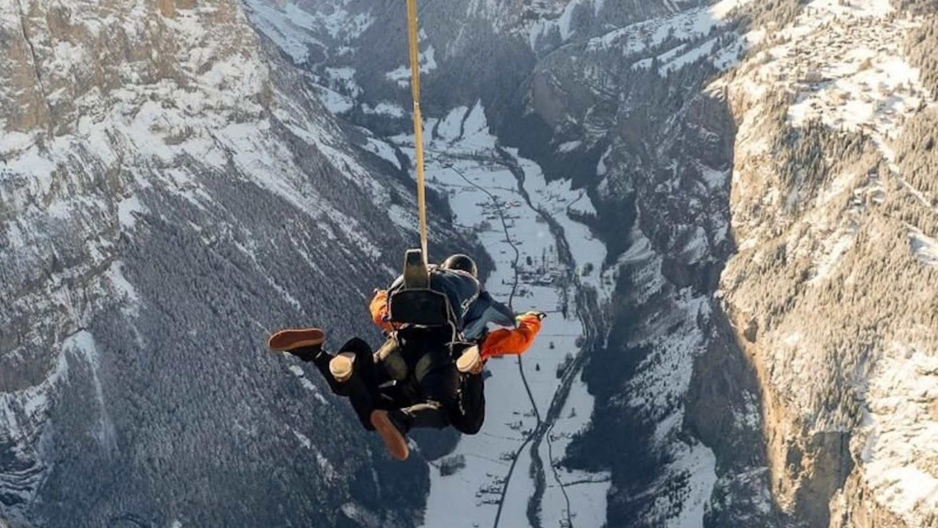 Helicopter Skydive in Lauterbrunnen