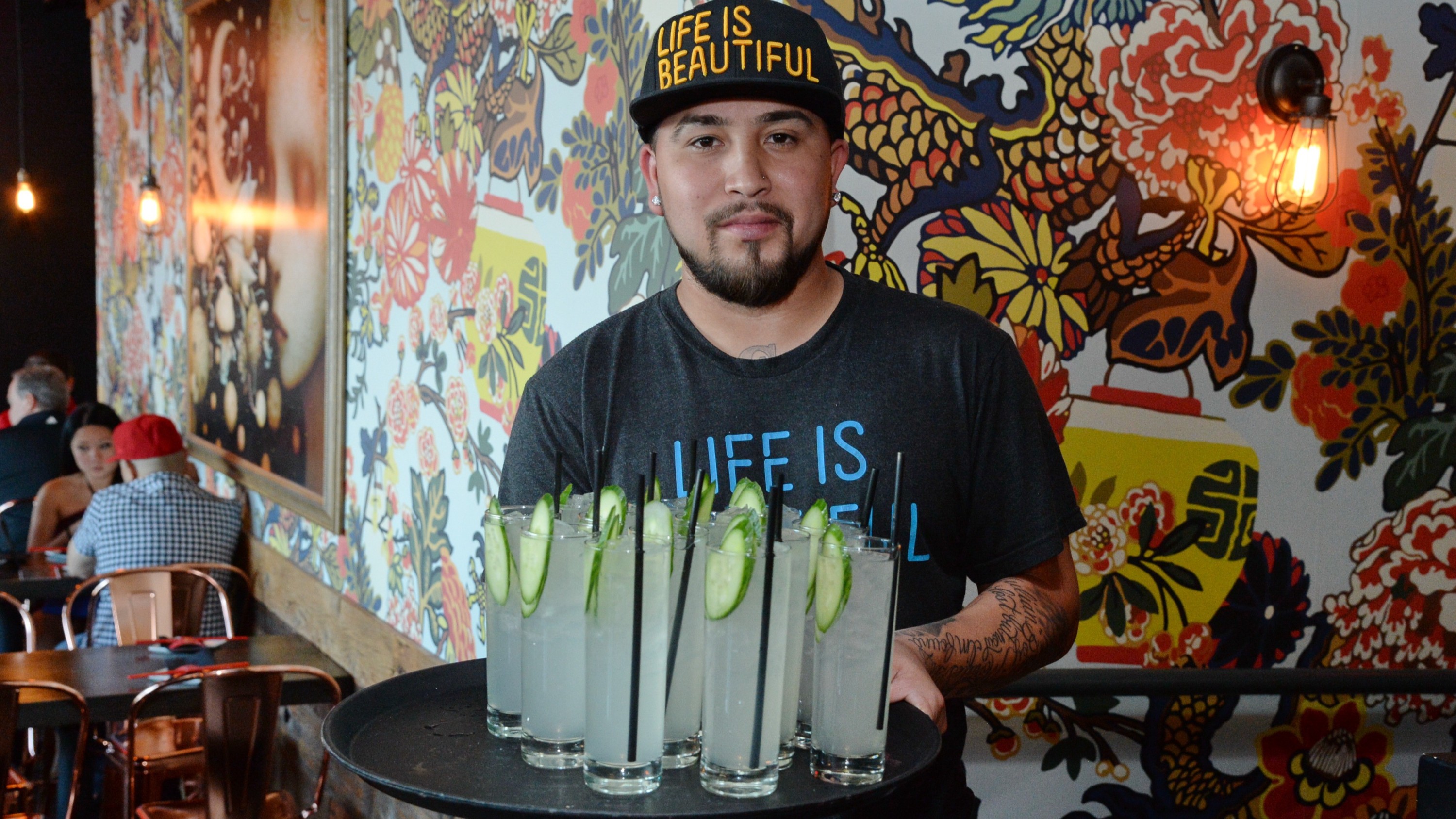 在拉斯維加斯市中心，盡享美食、溫馨款待與共享體驗。