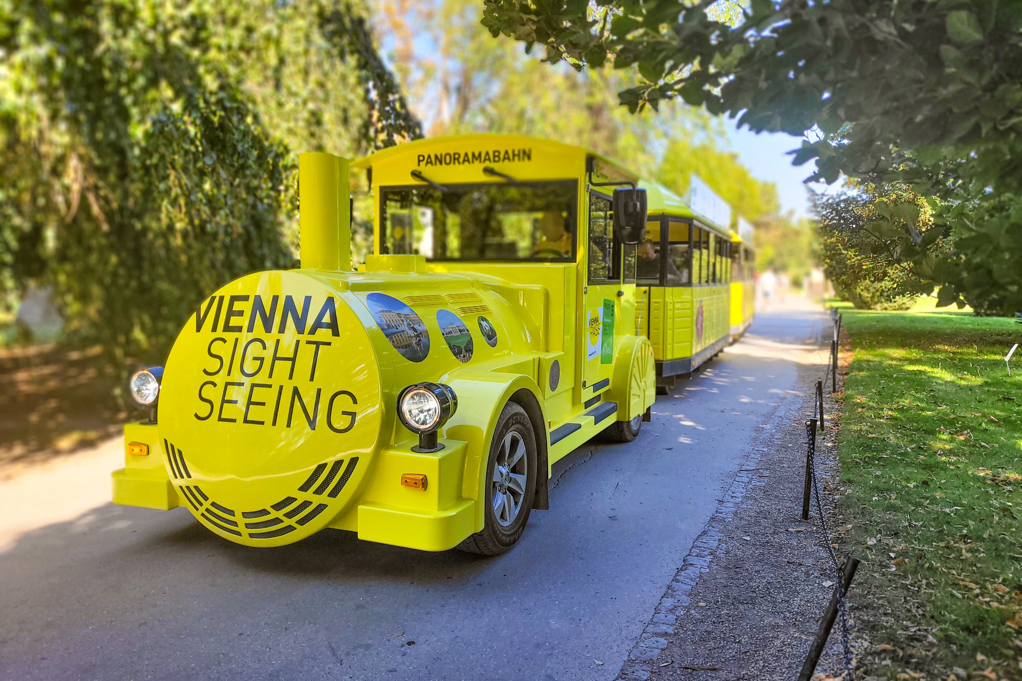 シェーンブルン乗り降り自由トレイン 乗車チケット（ウィーン / Vienna Sightseeing Tours提供）