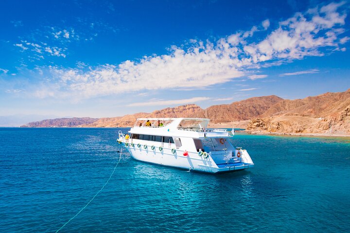 Luxury Cruise inc. Snorkeling/Island/water sport & Lunch