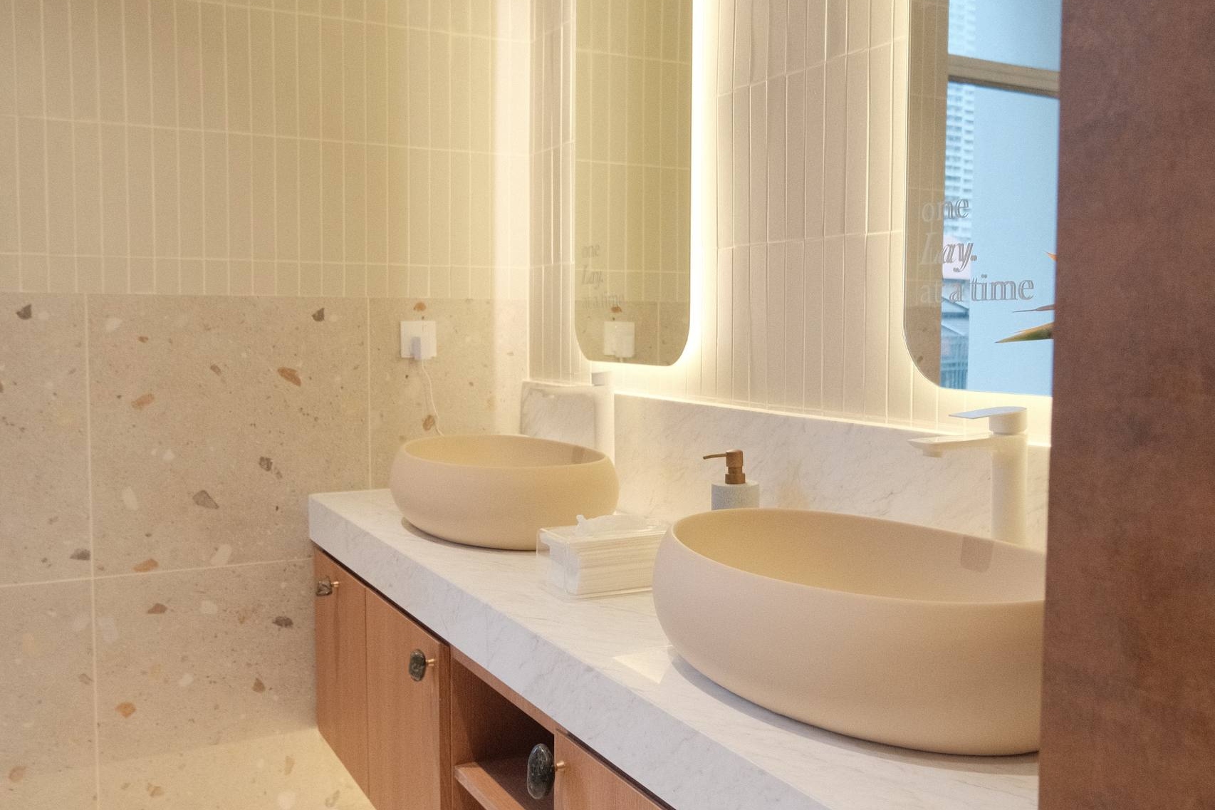 Lay. Retreat,秋傑 Lay. Retreat,秋傑