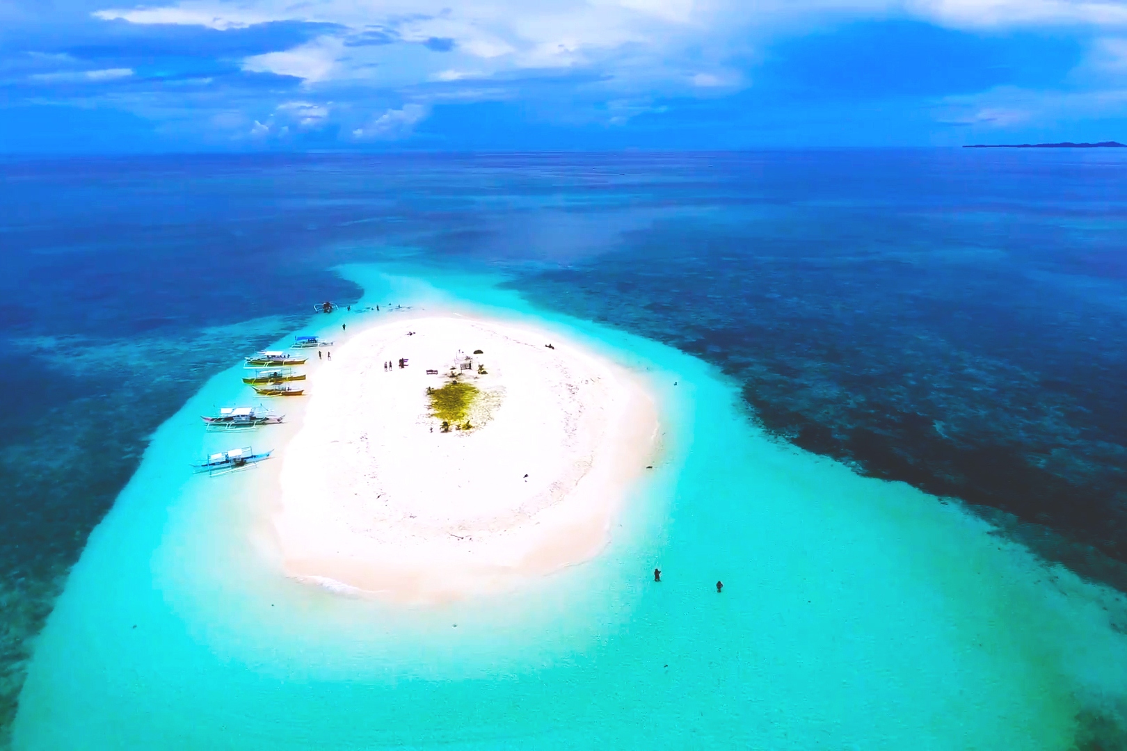 Private Siargao Tri-Island Hopping and Mam On Island Tour