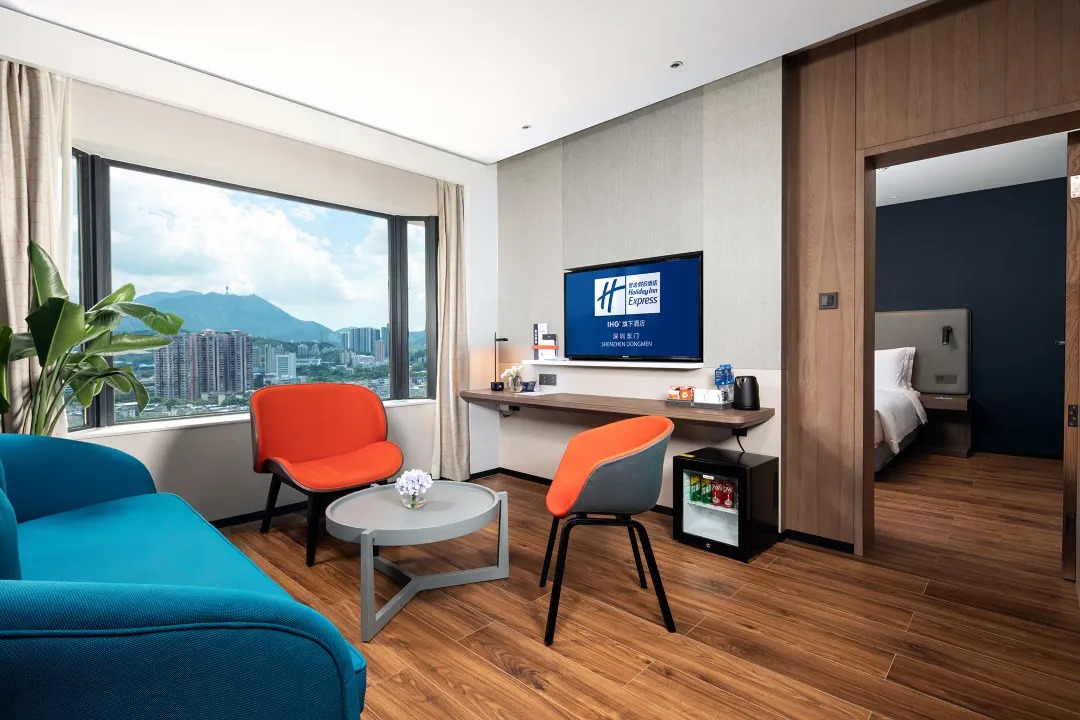 Express Suite with View