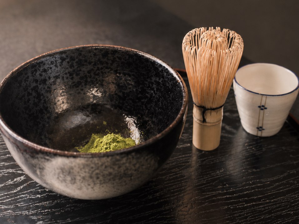 由老師簡單指導抹茶製作流程，輕鬆感受日本傳統茶文化。