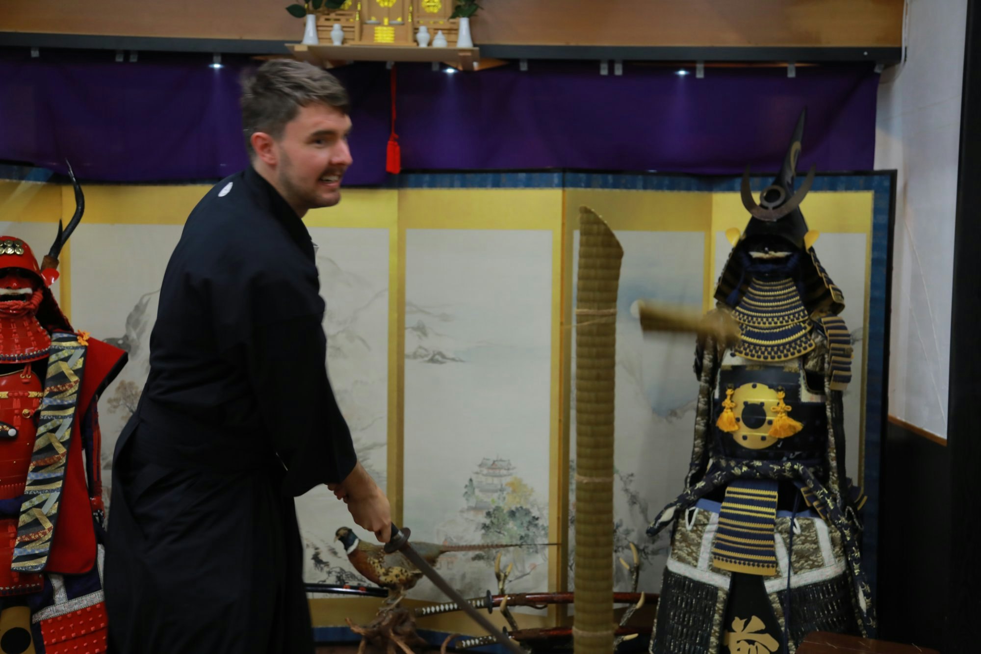 大阪城附近武士道盔甲射擊和武士刀體驗
