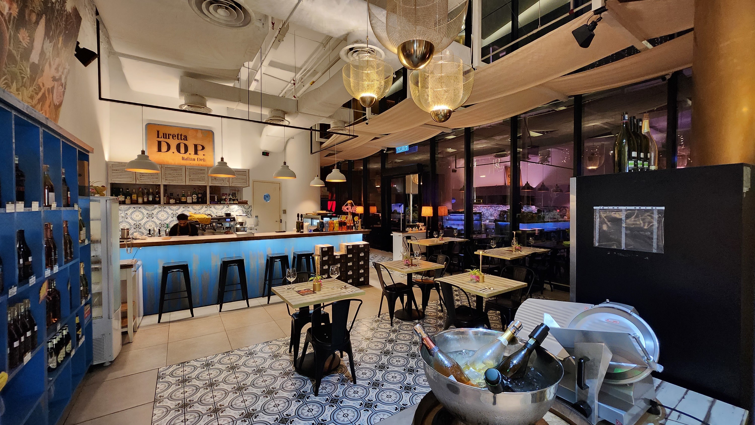Ресторан-пиццерия Luretta DOP в 1 Utama