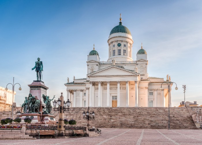 Ultimate Helsinki & Porvoo Tour– Private Car & Local Stories