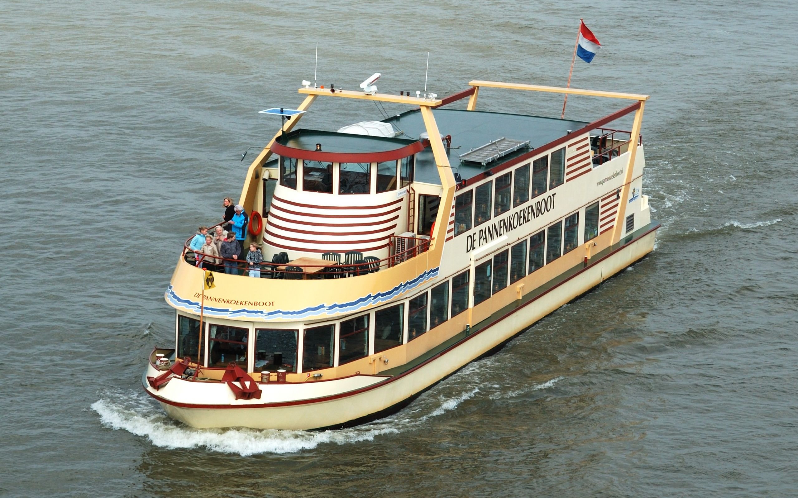 Pancake river cruise in Nijmegen