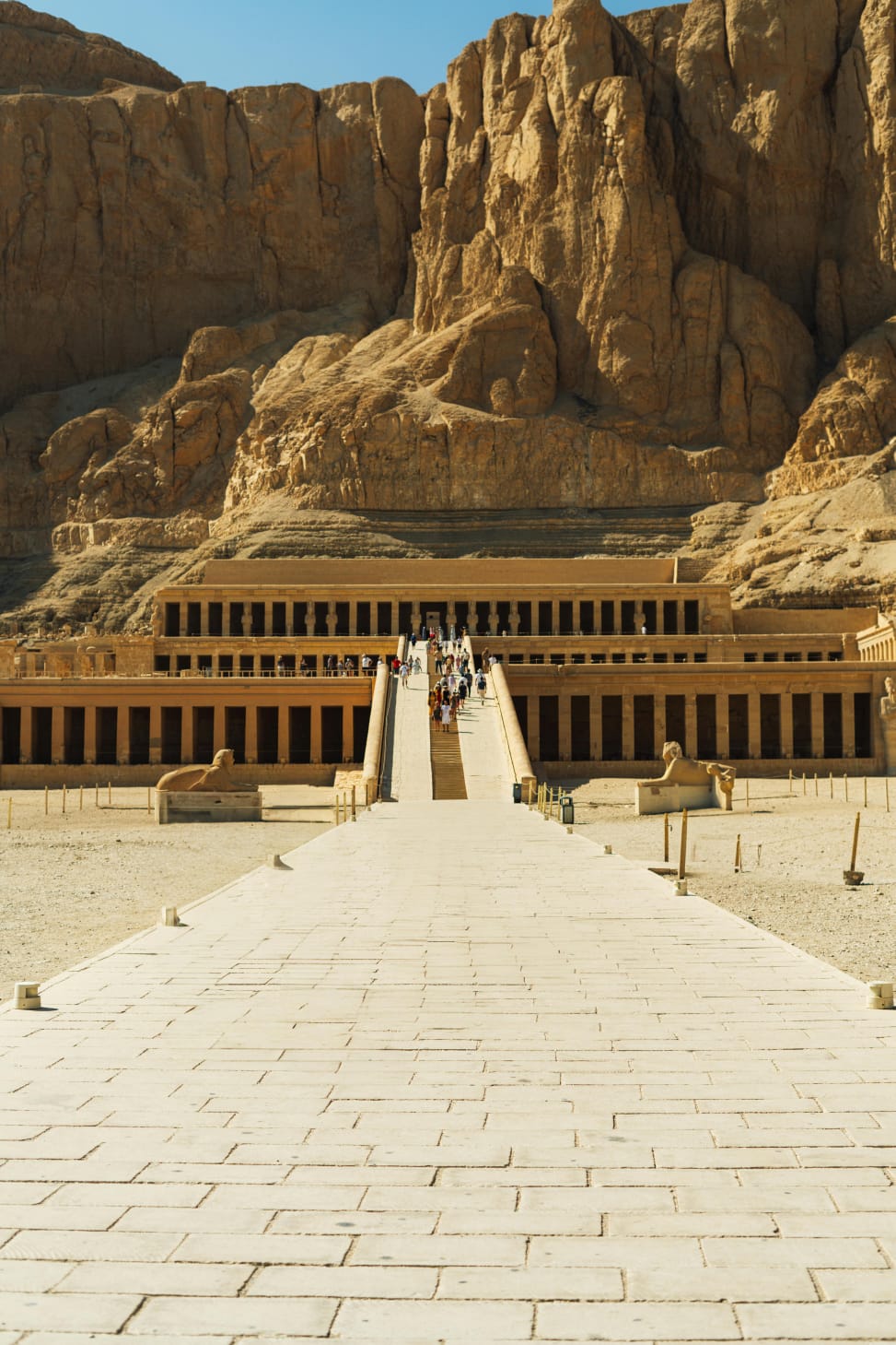 Enjoy 2 nights Nile cruise from Luxor to Aswan,Hot deal