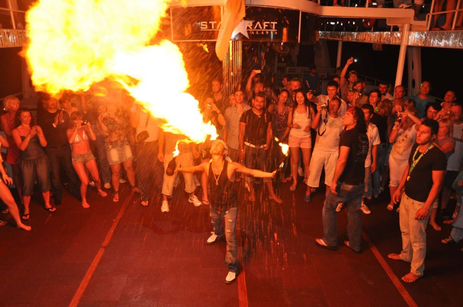  Alanya Night Disco on the Luxury Yacht Starcraft