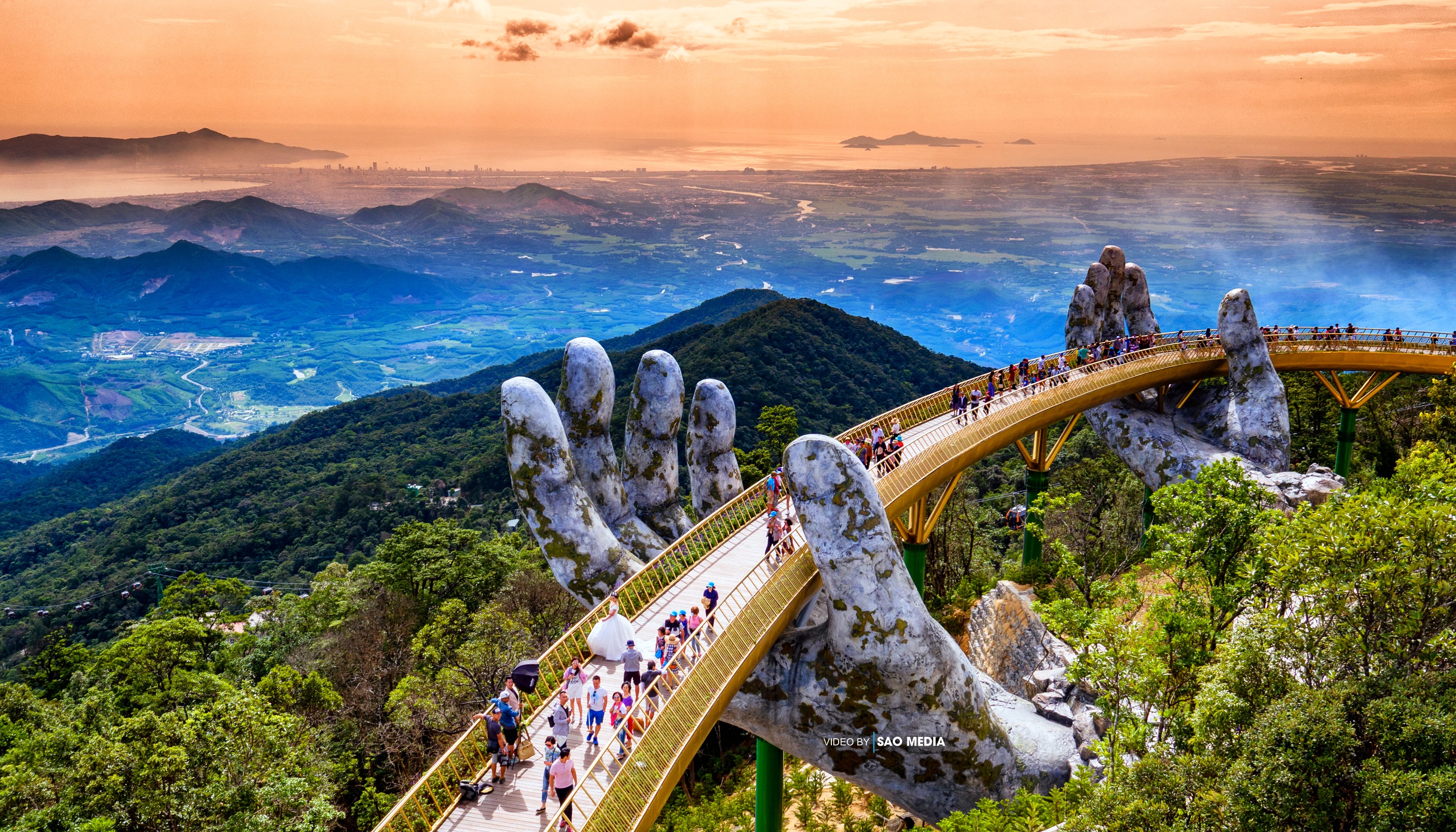 佛手黃金橋 & 巴拿山豪華一日遊（含纜車）