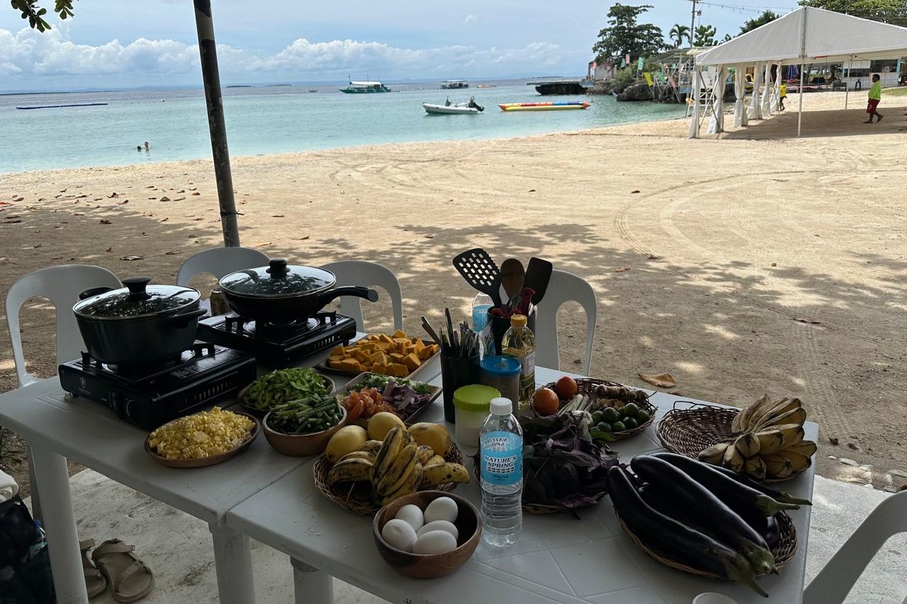 將烹飪技巧帶回家，舉辦一場菲律賓主題晚宴，與親友分享島嶼的美味！