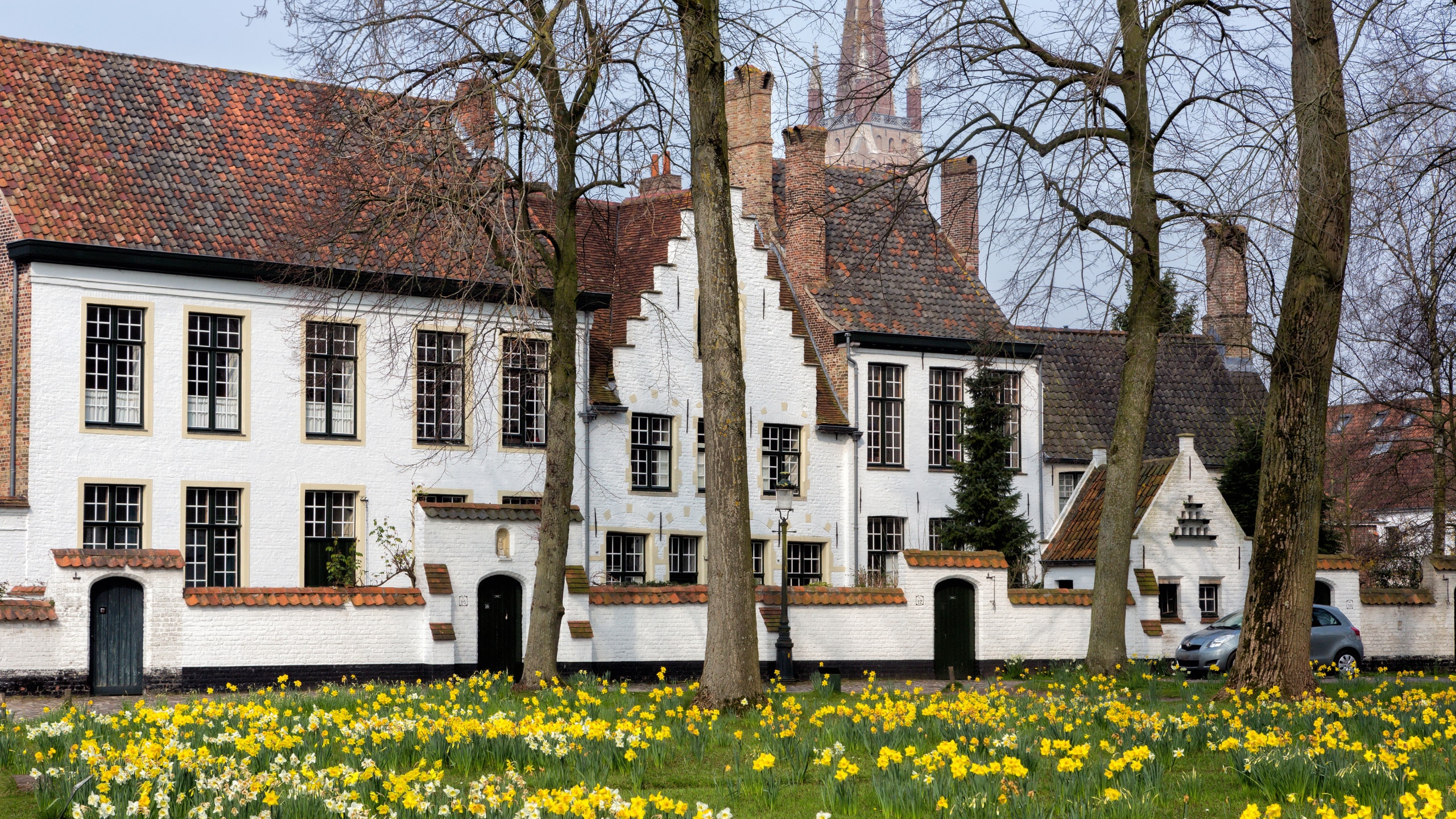 Uncover the Timeless Beauty of Bruges Old Town: A Captivating