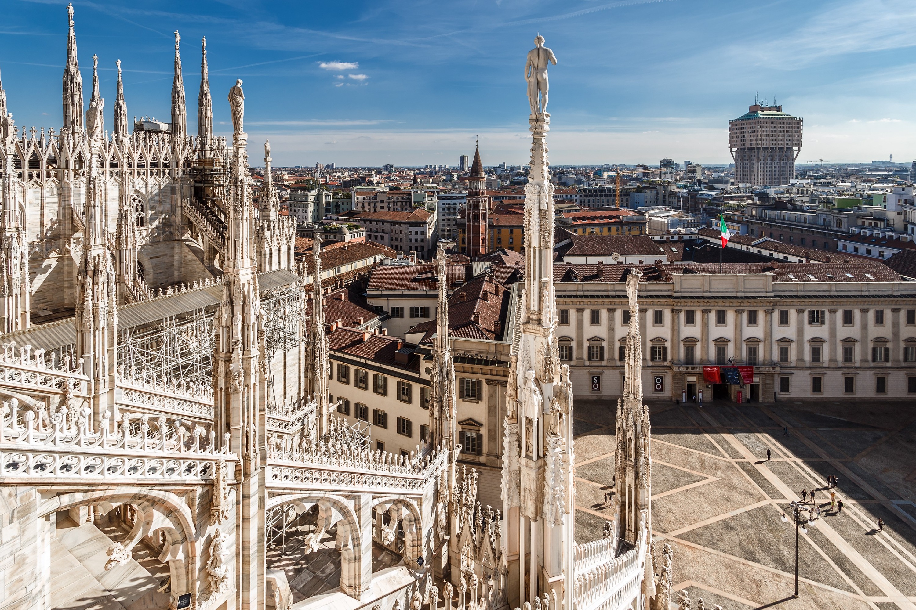 Duomo Cathedral Rooftops and Optional Hop-On Hop-Off Ticket in Milan