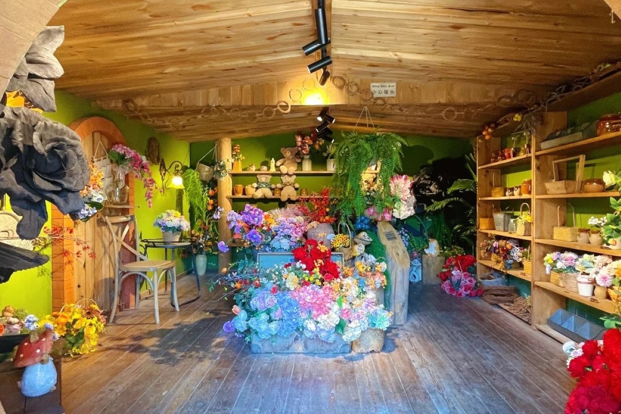 那獨具匠心的建築風格，小巧精緻的城堡、圓嘟嘟的蘑菇屋